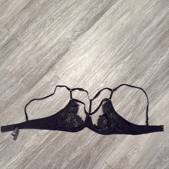 Elegant Black Lace Bralette - Picture 6 of 14